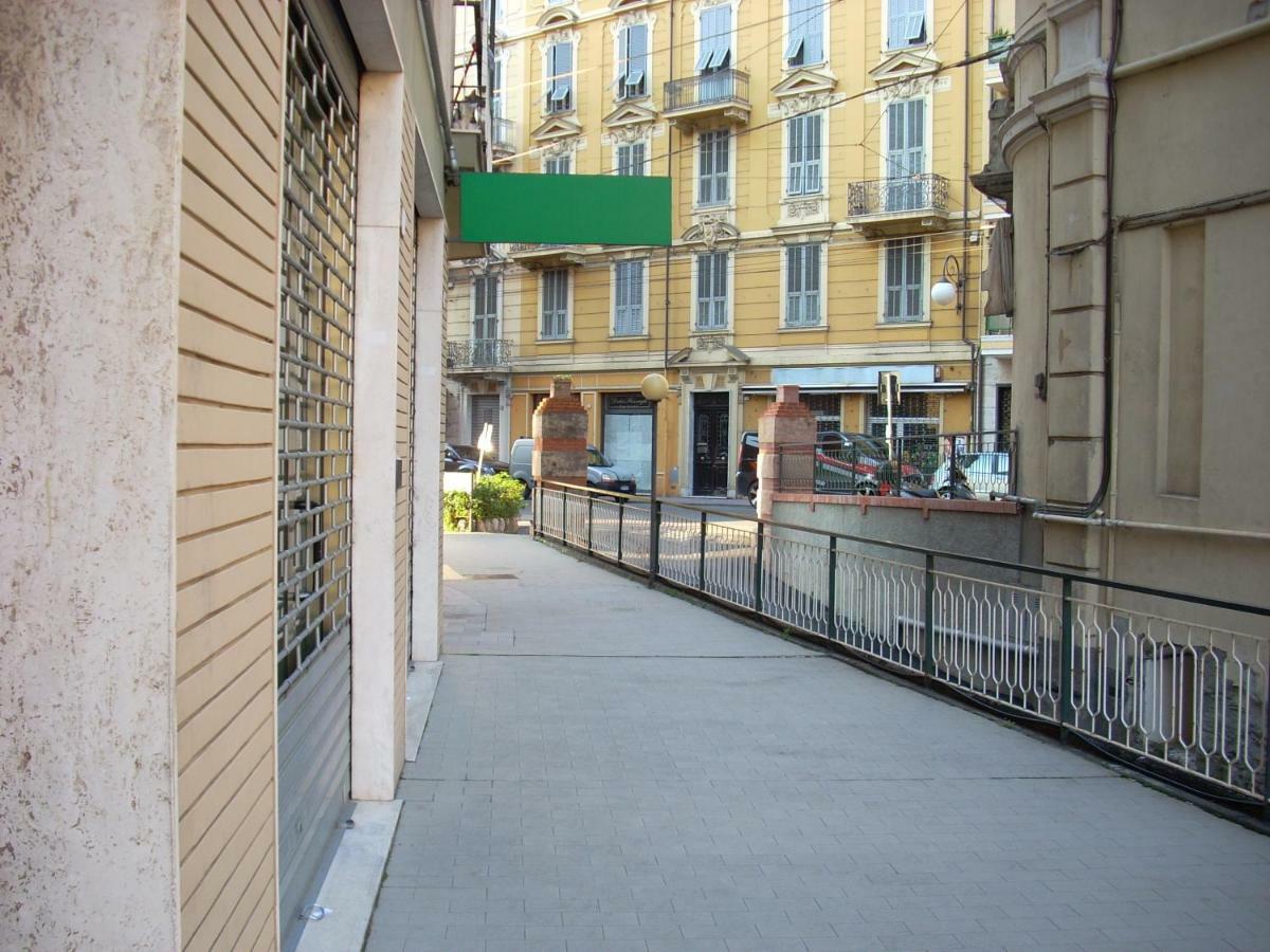 Appartamento Al Mare Di Вентимилья Экстерьер фото